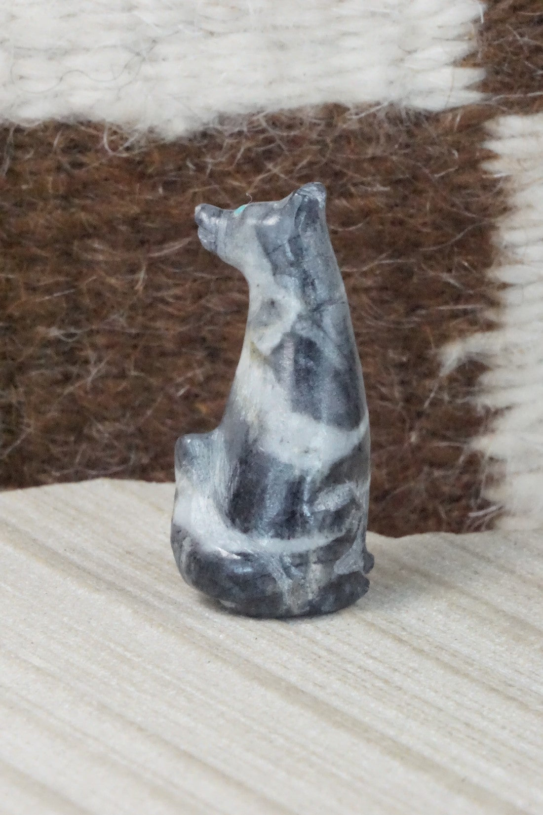 Dog Zuni Fetish Carving - Cody Nastacio