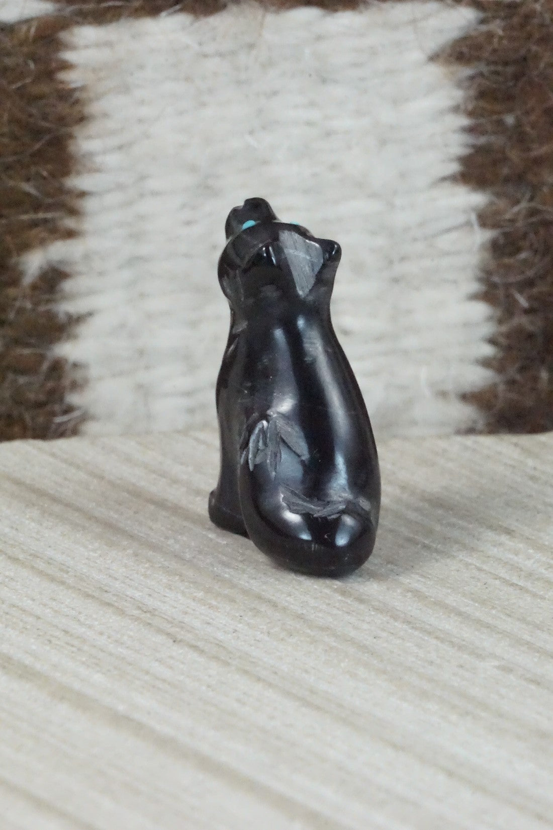 Dog Zuni Fetish Carving - Cody Nastacio
