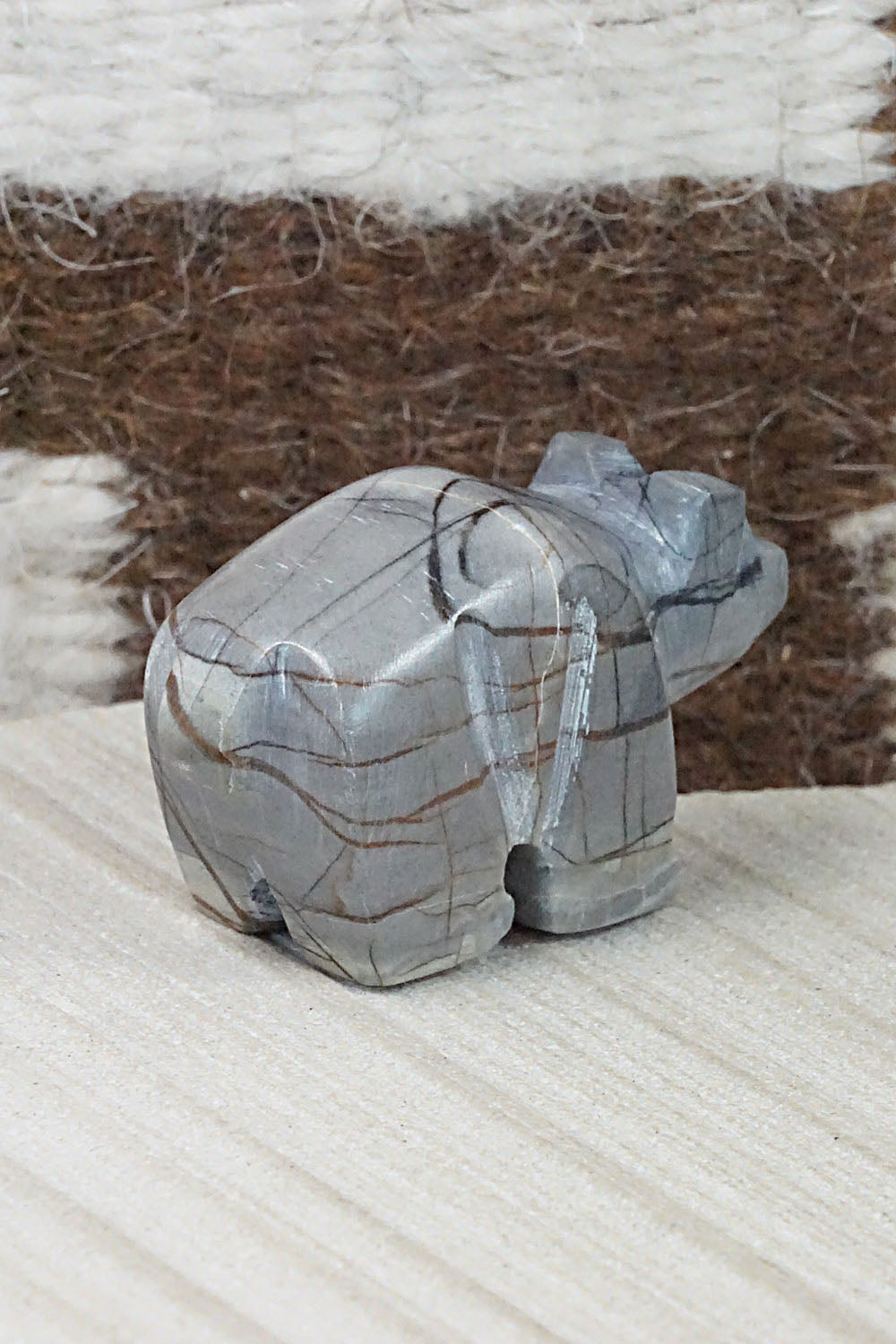 Bear Zuni Fetish Carving - Cameron Nastacio