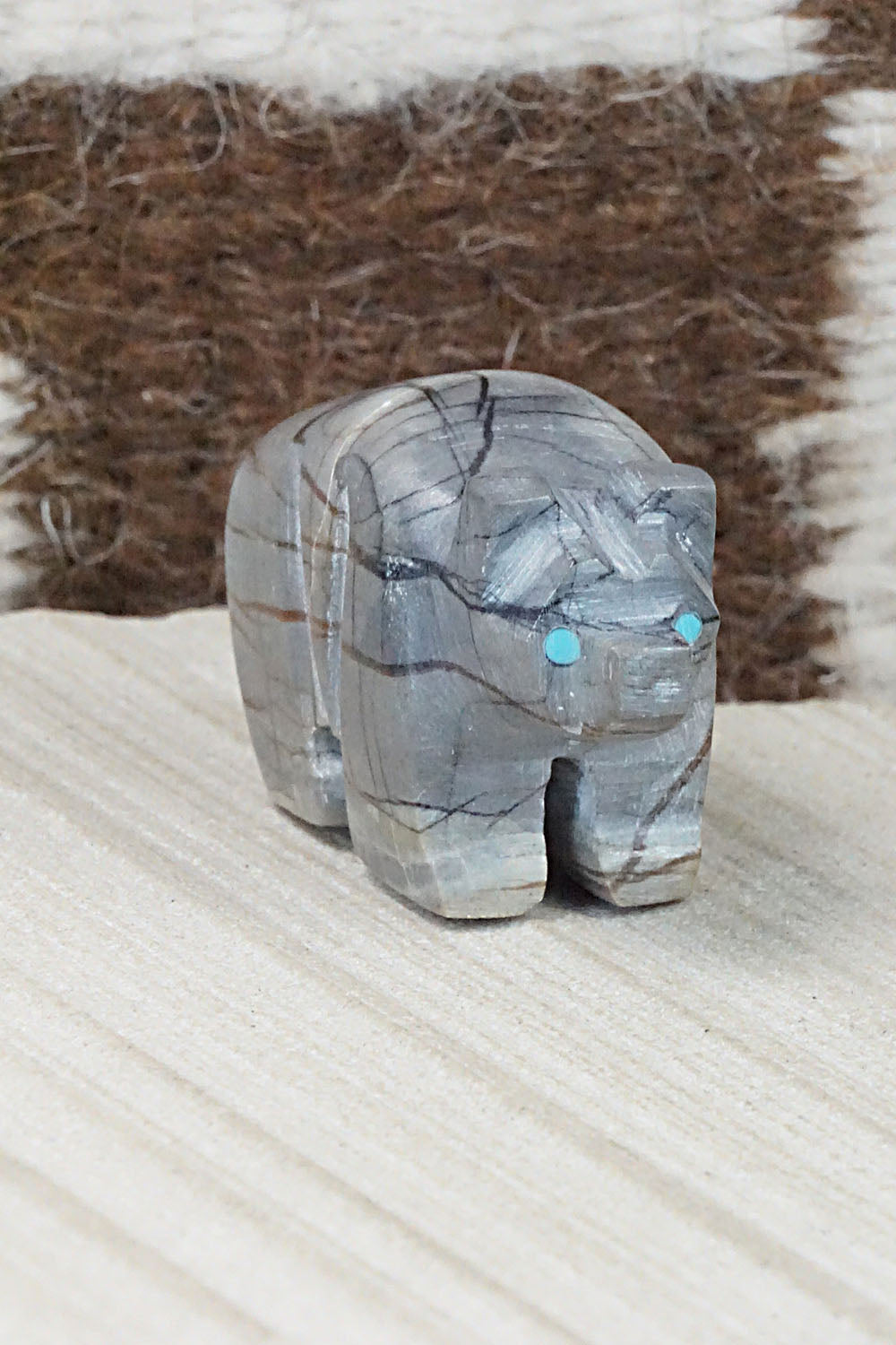Bear Zuni Fetish Carving - Cameron Nastacio