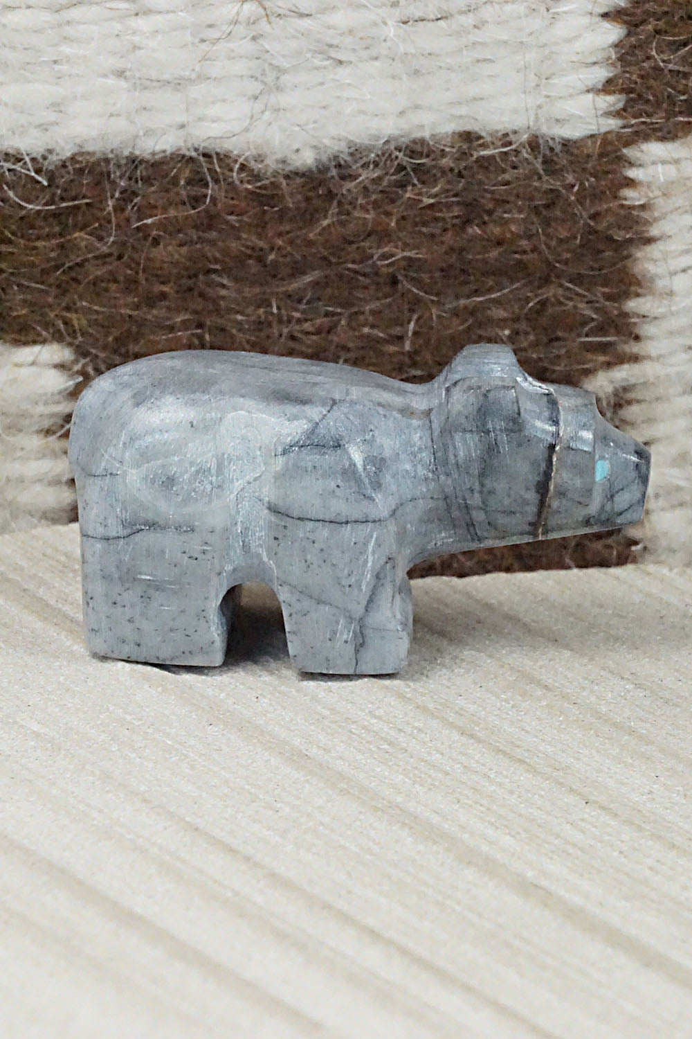 Bear Zuni Fetish Carving - Cameron Nastacio