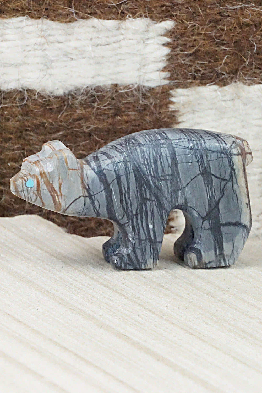 Bear Zuni Fetish Carving - Cameron Nastacio