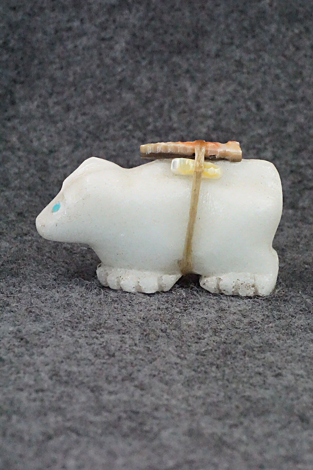 Bear Zuni Fetish Carving - Jeff Yunie