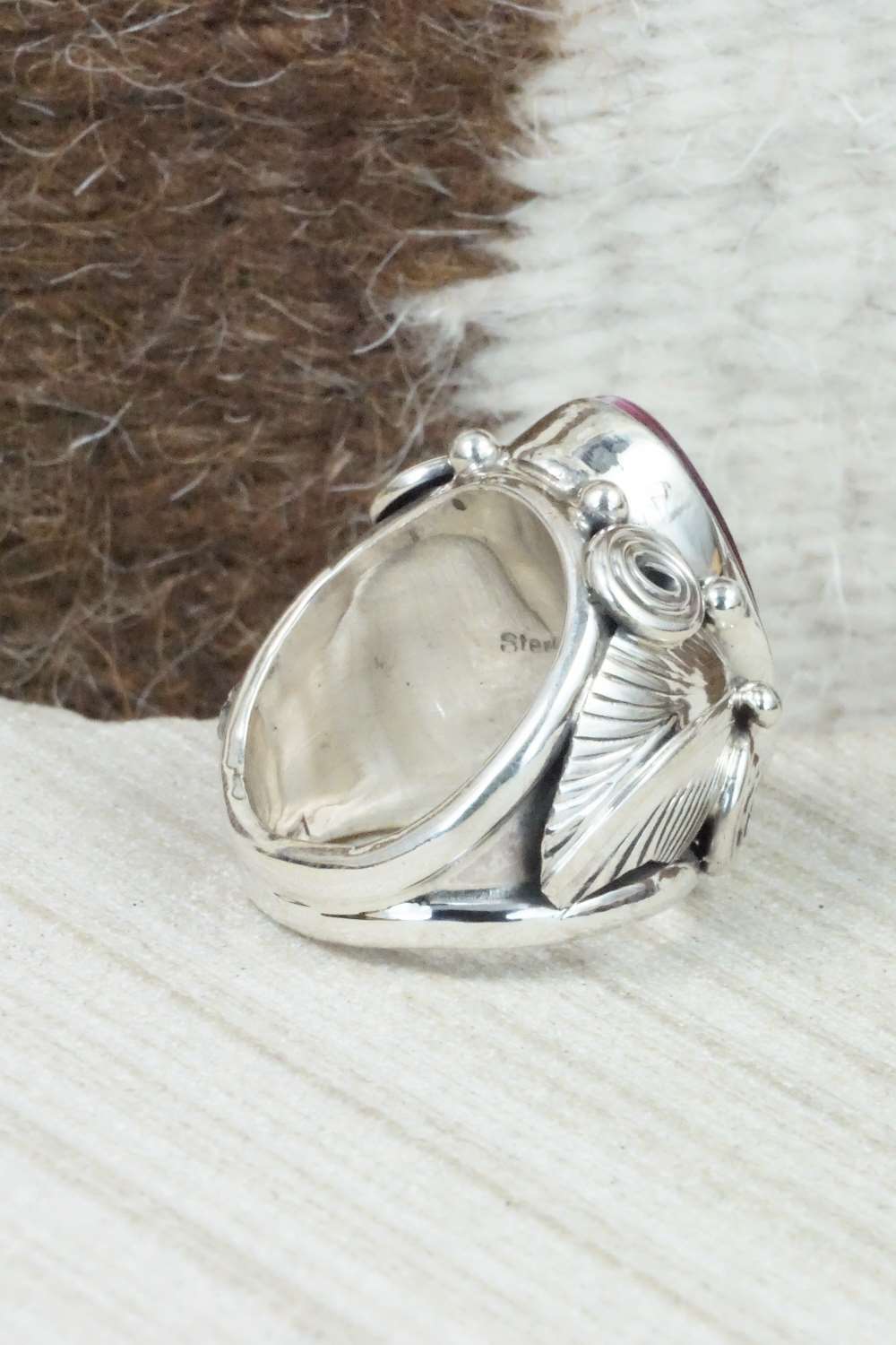 Spiny Oyster & Sterling Silver Ring - Darrell Morgan - Size 5.75
