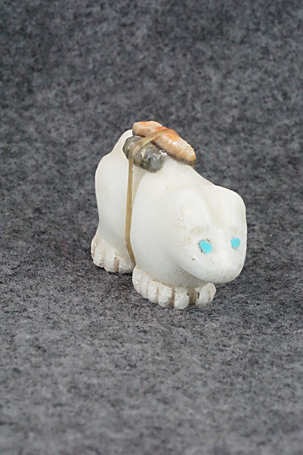 Bear Zuni Fetish Carving - Jeff Yunie