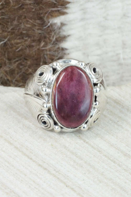 Spiny Oyster & Sterling Silver Ring - Darrell Morgan - Size 7