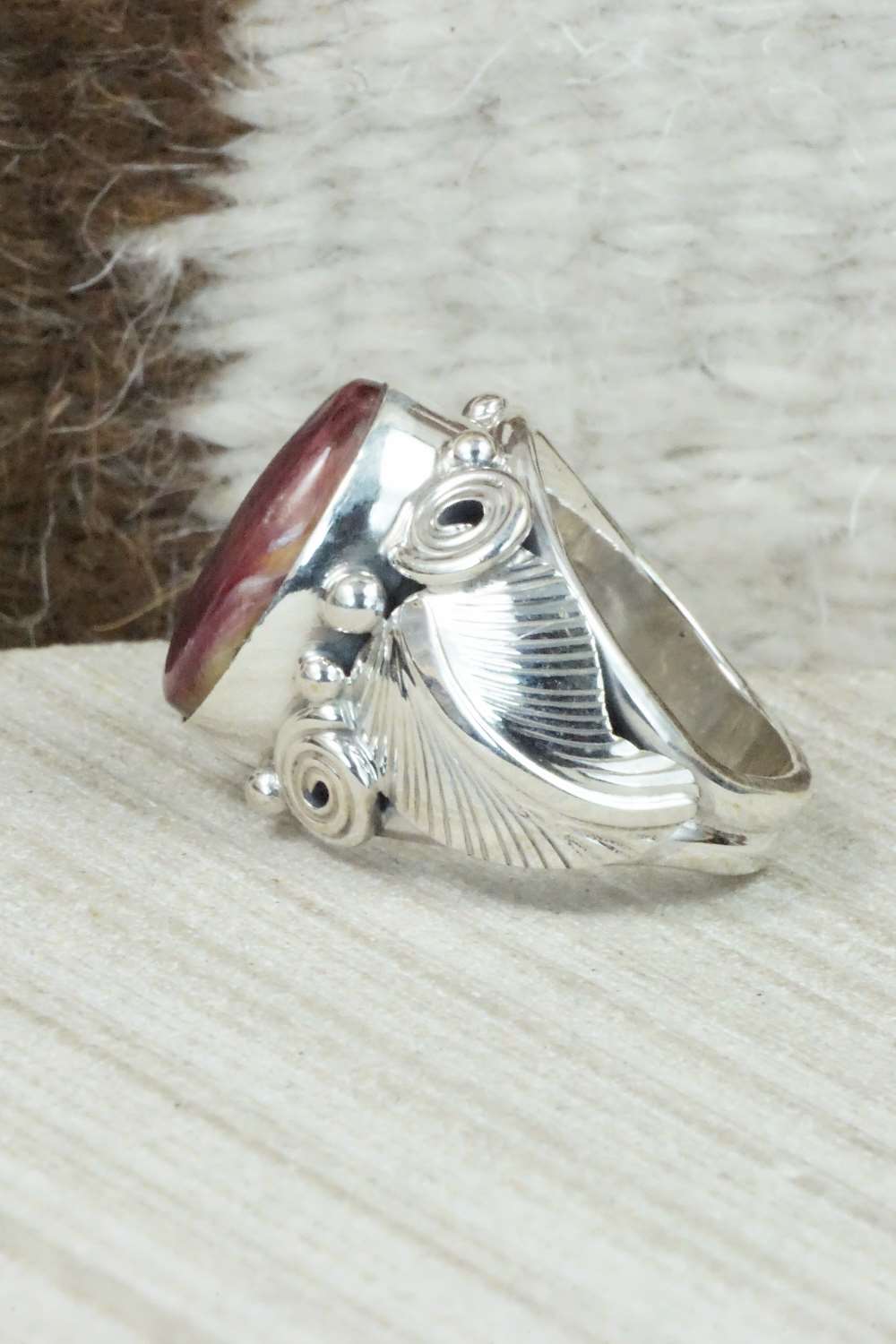 Spiny Oyster & Sterling Silver Ring - Darrell Morgan - Size 7