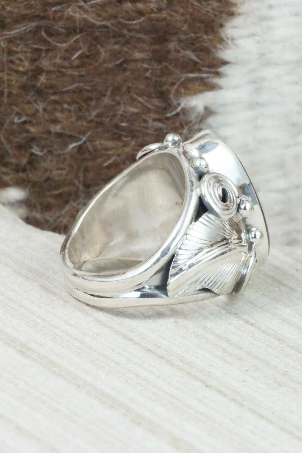 Spiny Oyster & Sterling Silver Ring - Darrell Morgan - Size 7.5
