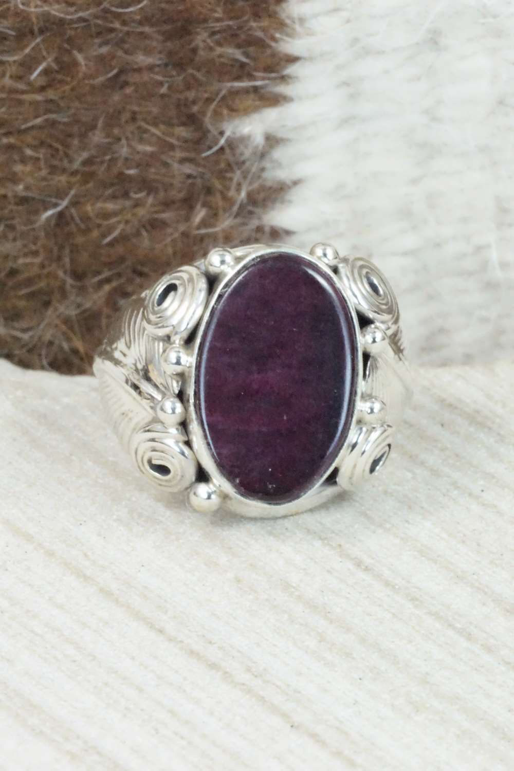 Spiny Oyster & Sterling Silver Ring - Darrell Morgan - Size 8.75