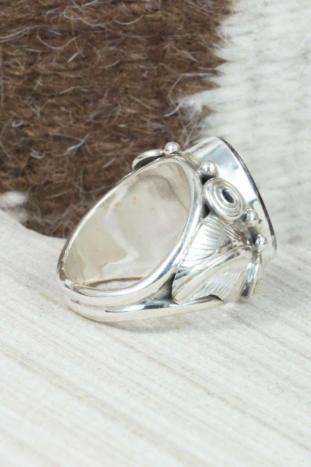 Spiny Oyster & Sterling Silver Ring - Darrell Morgan - Size 8.75