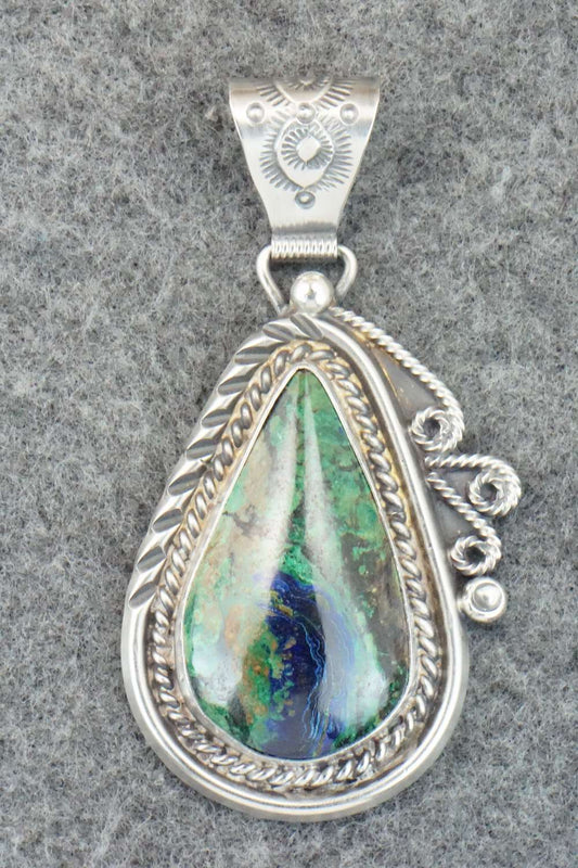 Malachite & Sterling Silver Pendant - Raymond Delgarito