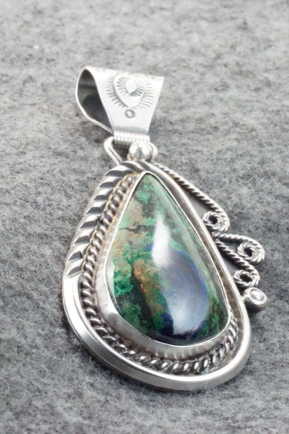 Malachite & Sterling Silver Pendant - Raymond Delgarito