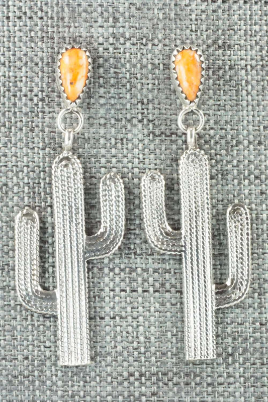Spiny Oyster & Sterling Silver Earrings - Verley Betone
