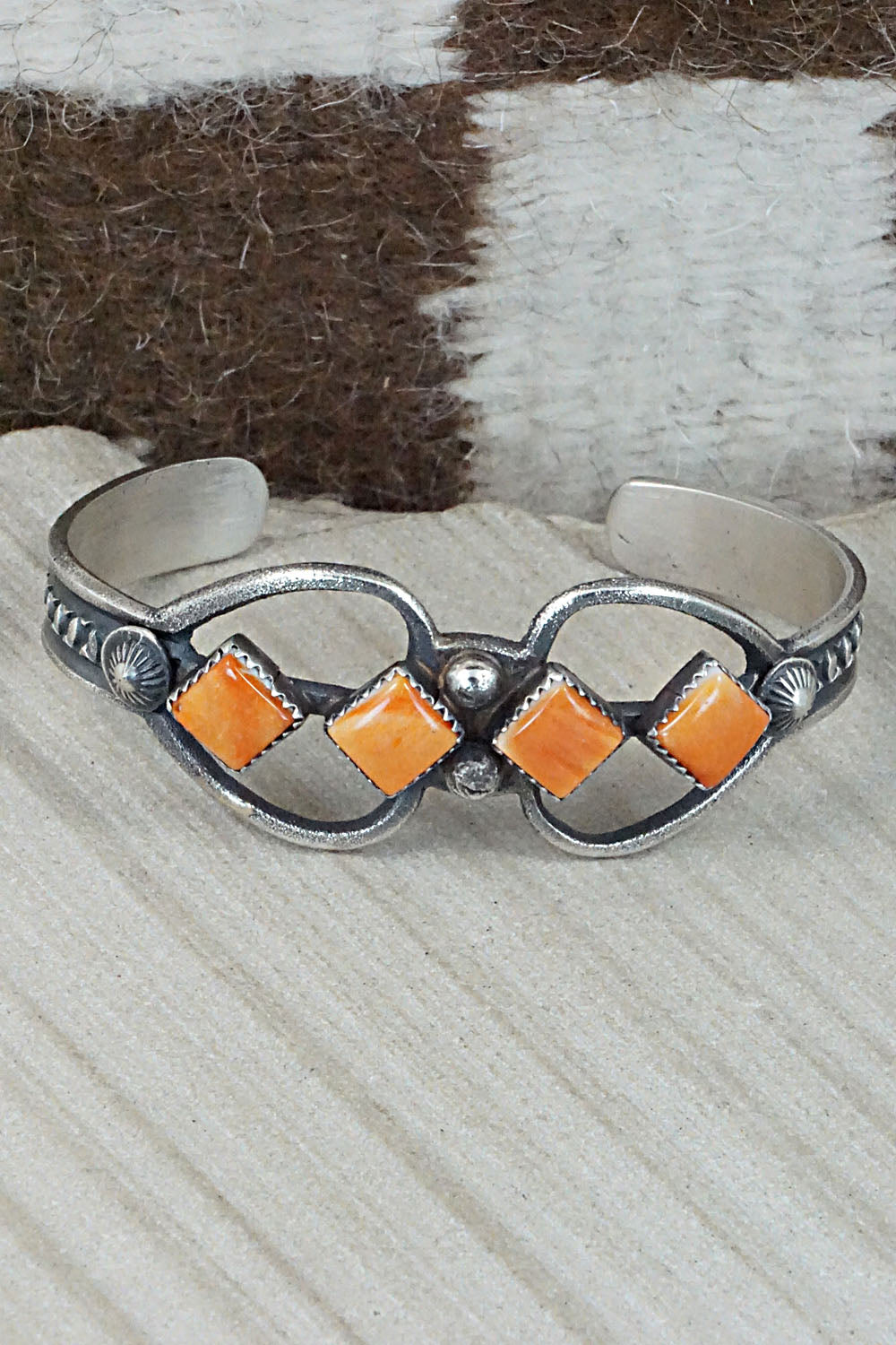 Spiny Oyster & Sterling Silver Bracelet - Eva & Linberg Billah