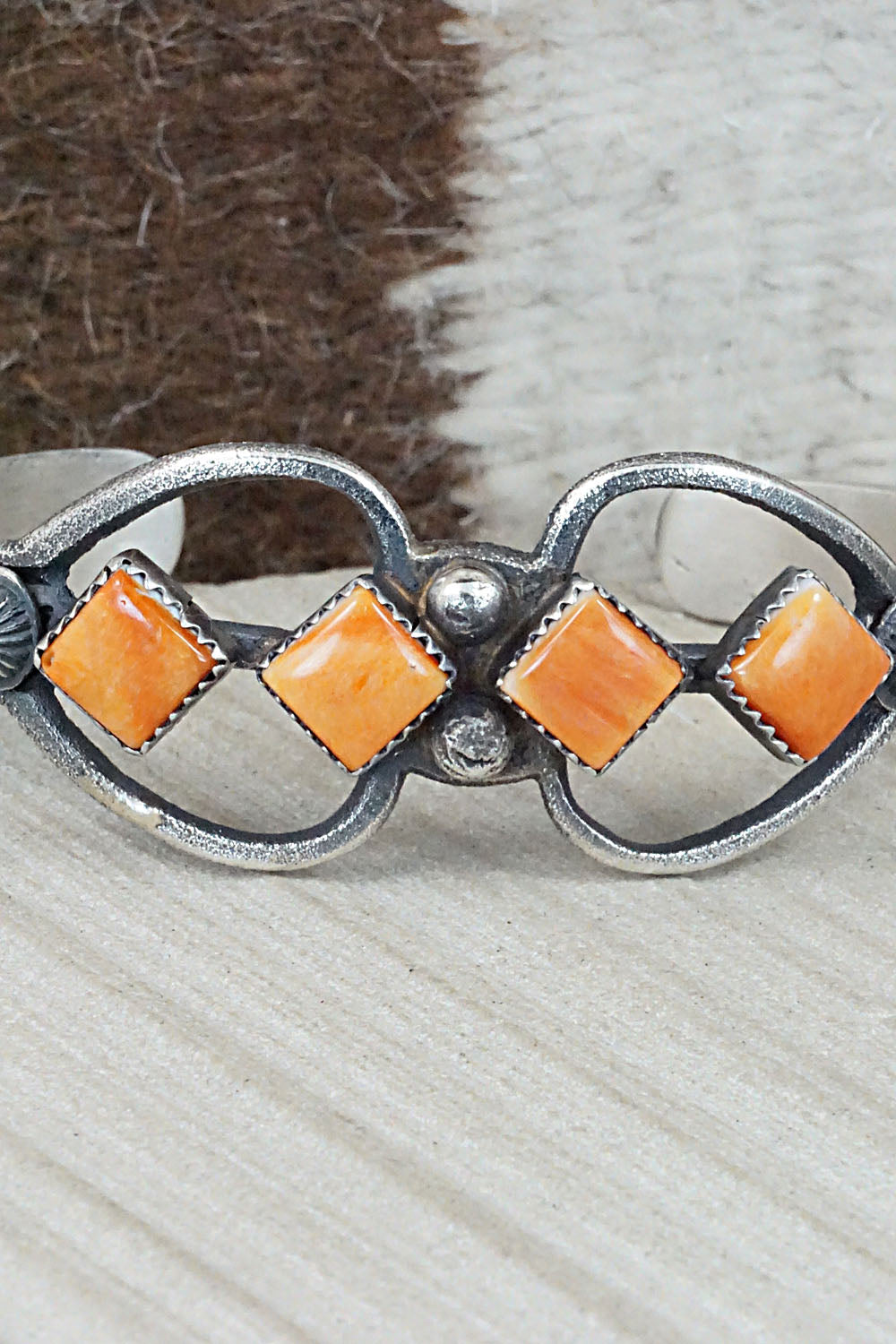 Spiny Oyster & Sterling Silver Bracelet - Eva & Linberg Billah