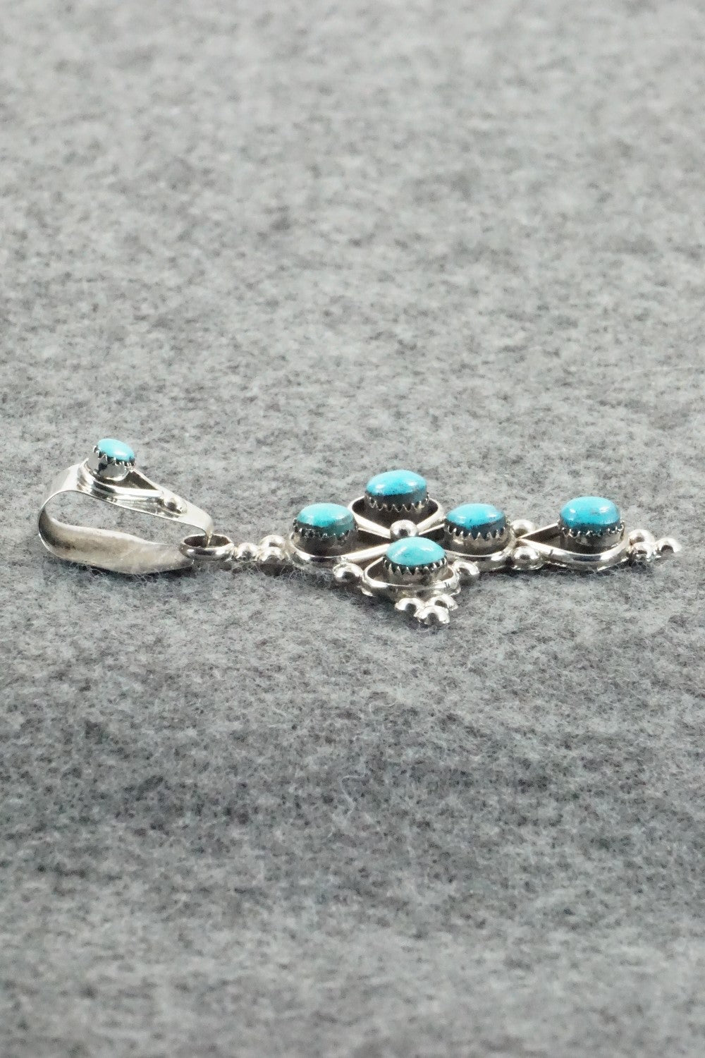 Turquoise & Sterling Silver Pendant - Verdi Booqua