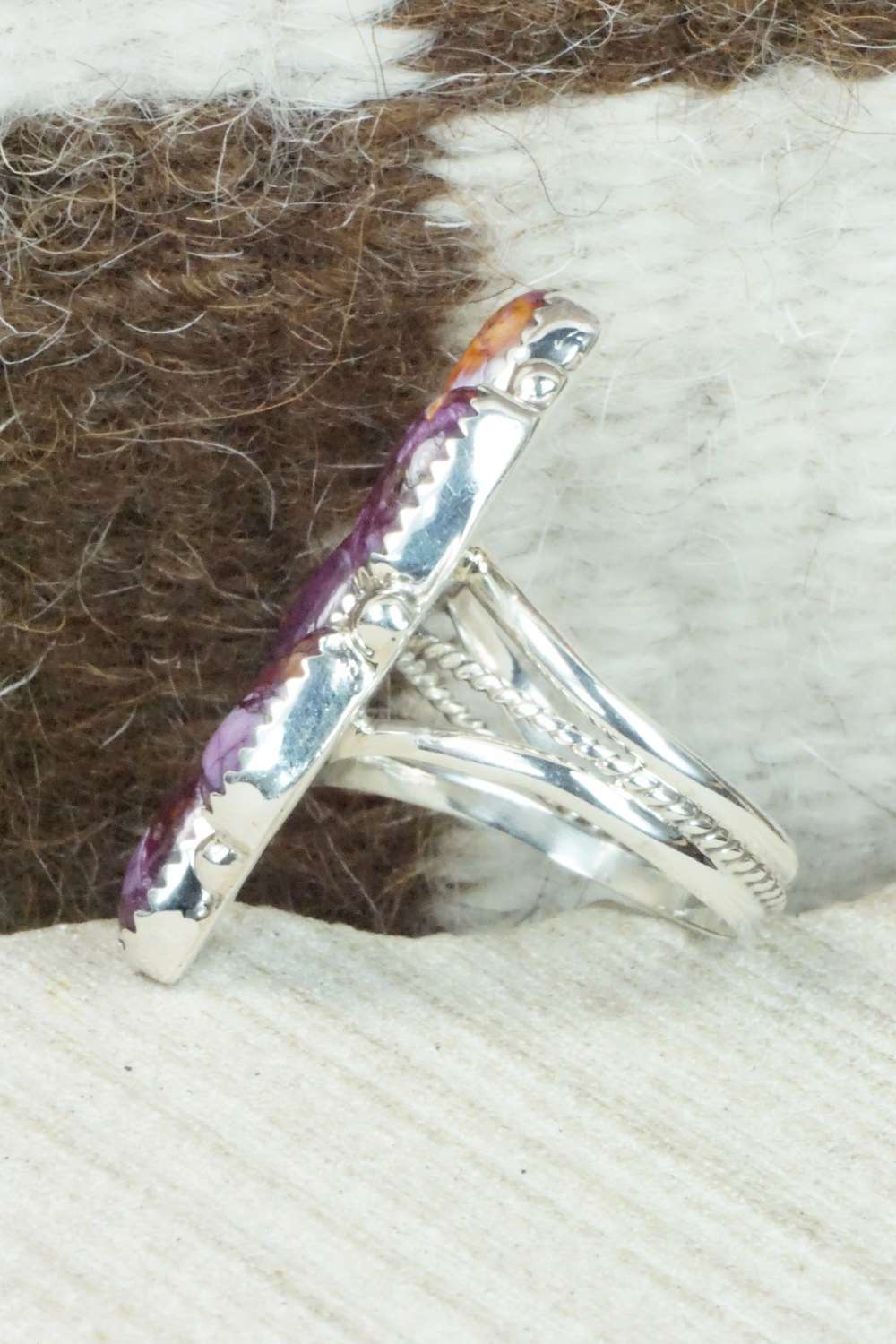 Spiny Oyster & Sterling Silver Ring - Roberts Begay - Size 9