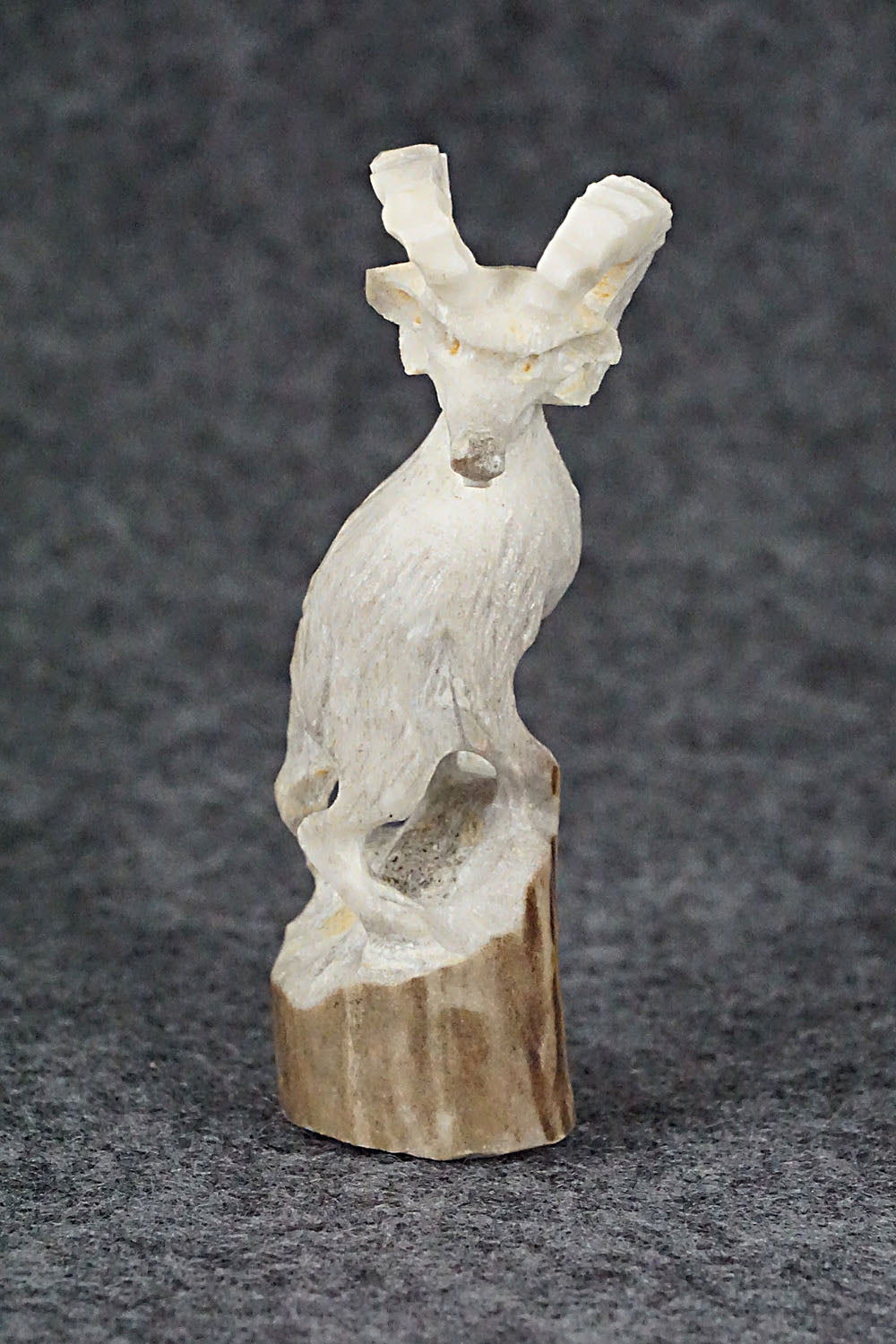 Ram Zuni Fetish Carving - Lewis Malie Jr.