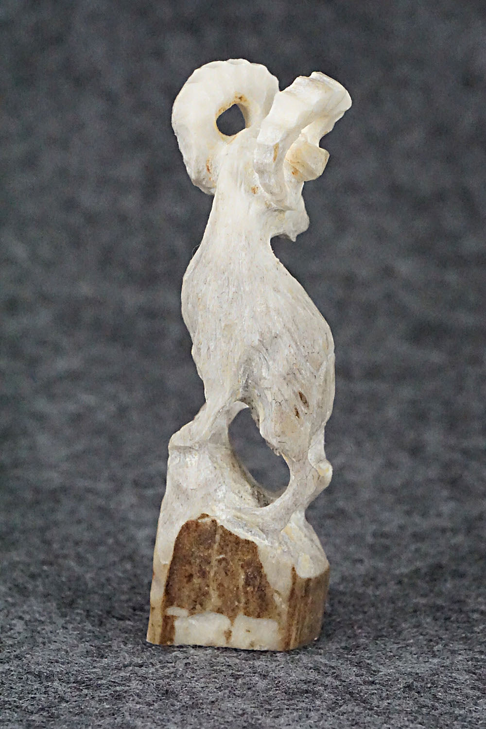 Ram Zuni Fetish Carving - Lewis Malie Jr.