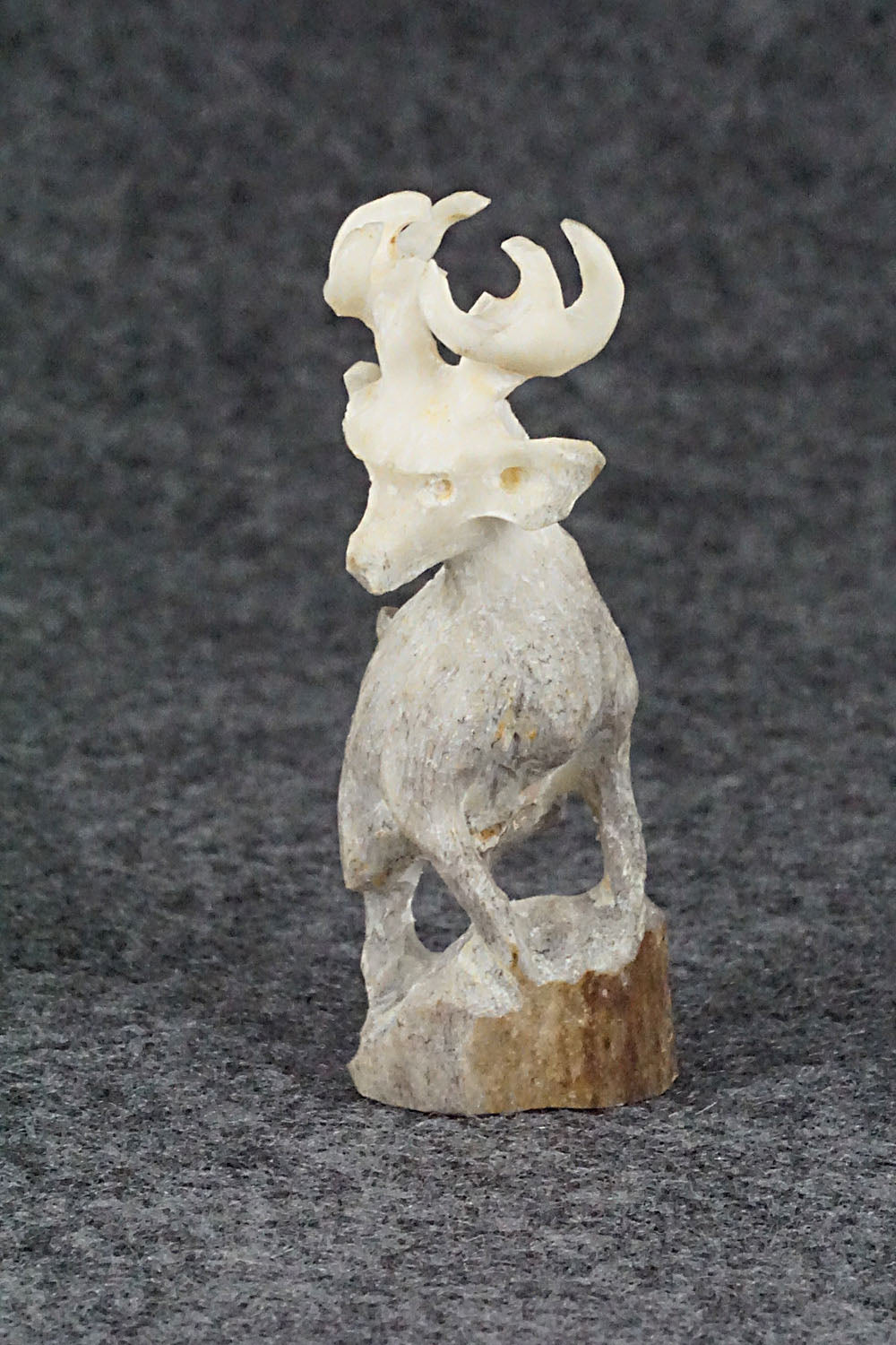 Deer Zuni Fetish Carving - Lewis Malie Jr.