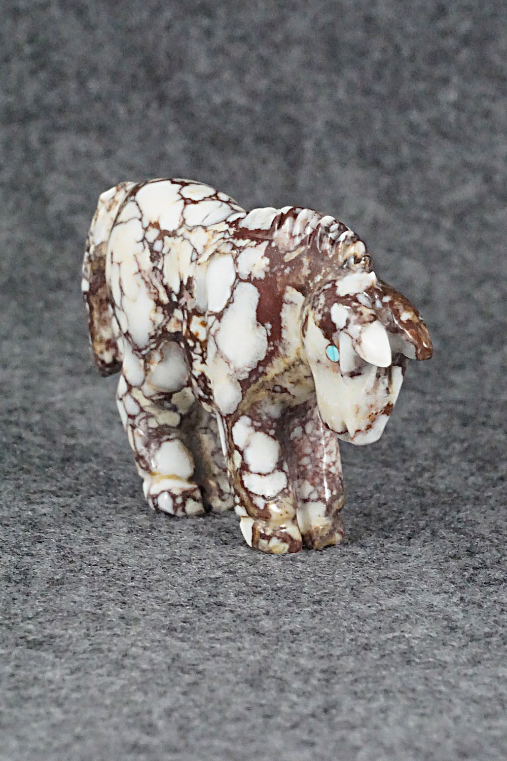 Horse Zuni Fetish Carving - Andres Quandelacy