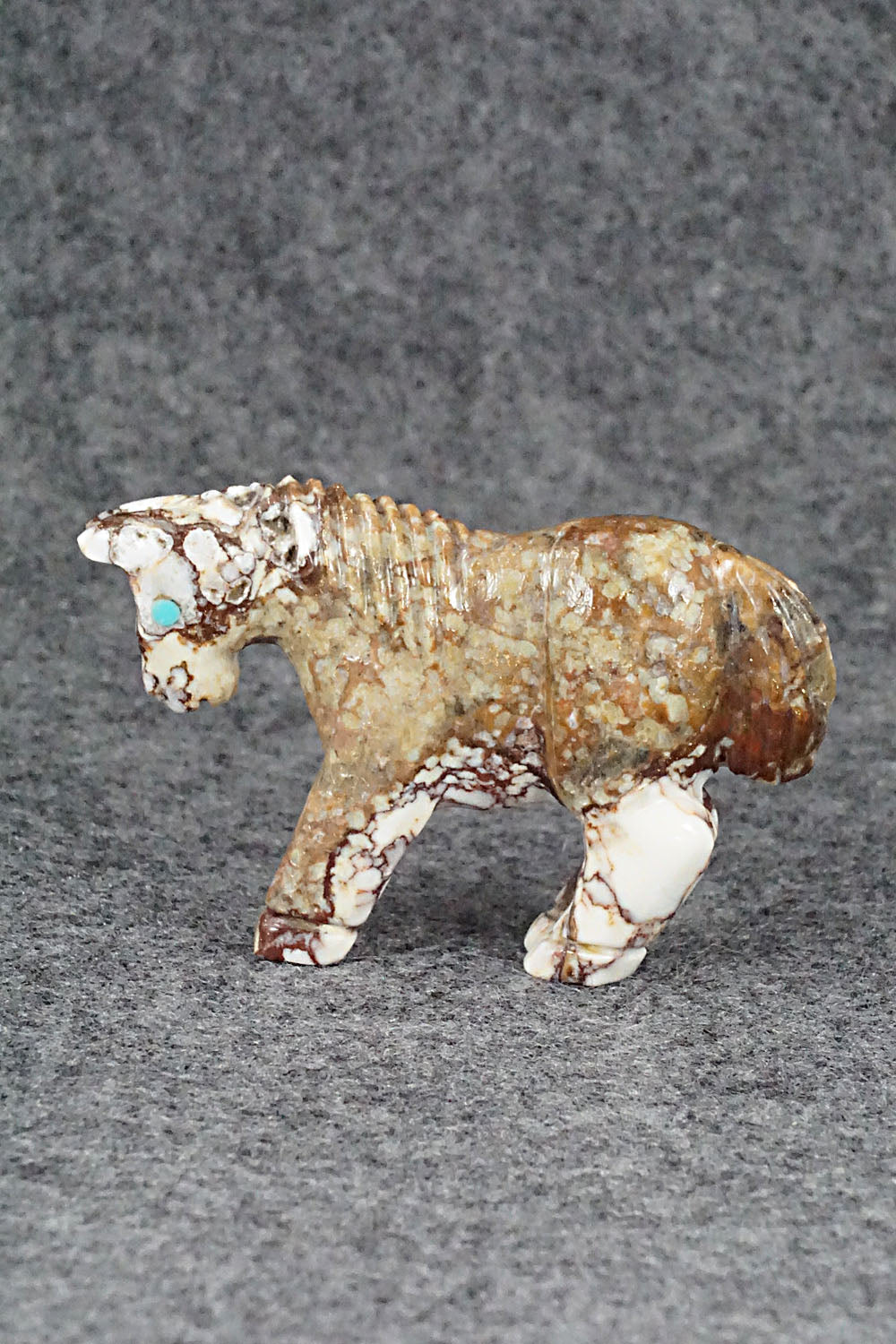 Horse Zuni Fetish Carving - Andres Quandelacy