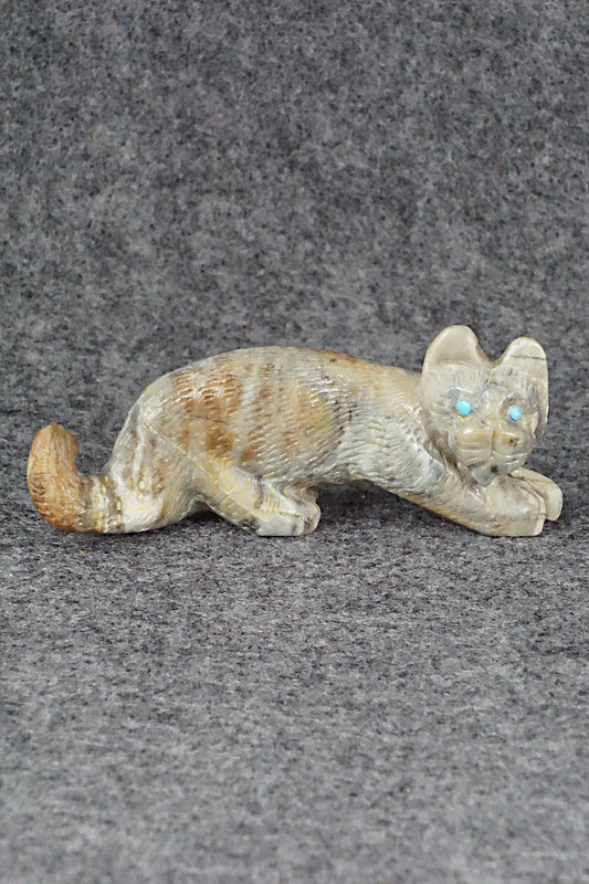 Mountain Lion Zuni Fetish Carving - Wilfred Cheama