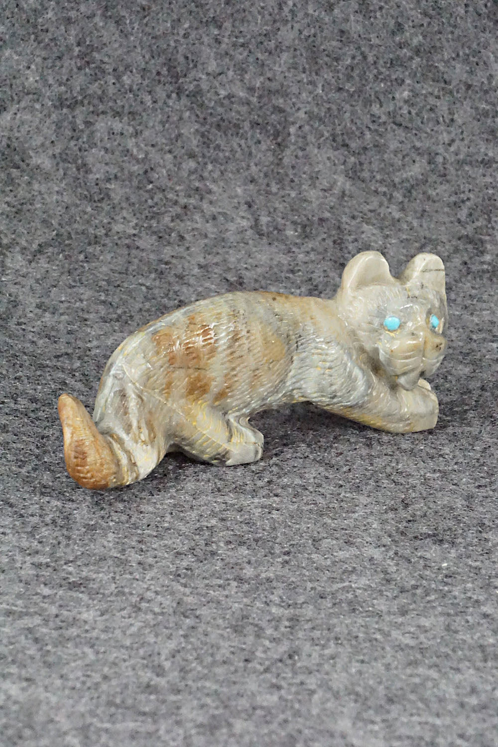 Mountain Lion Zuni Fetish Carving - Wilfred Cheama