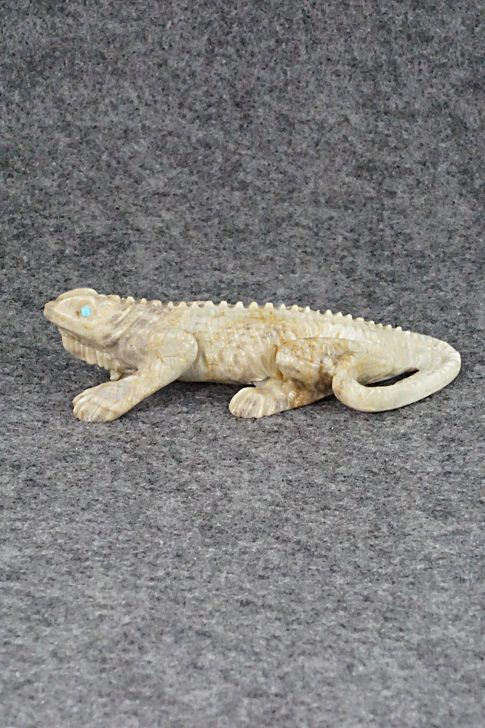 Lizard Zuni Fetish Carving - Wilfred Cheama