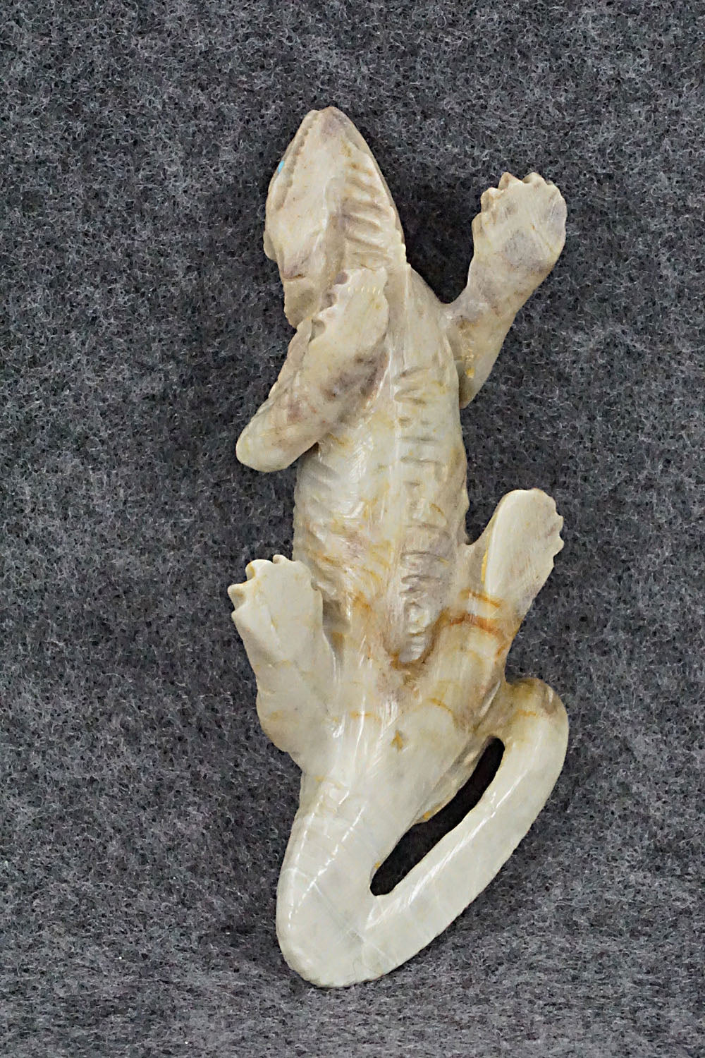 Lizard Zuni Fetish Carving - Wilfred Cheama