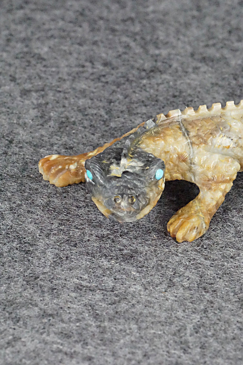 Lizard Zuni Fetish Carving - Lance Cheama