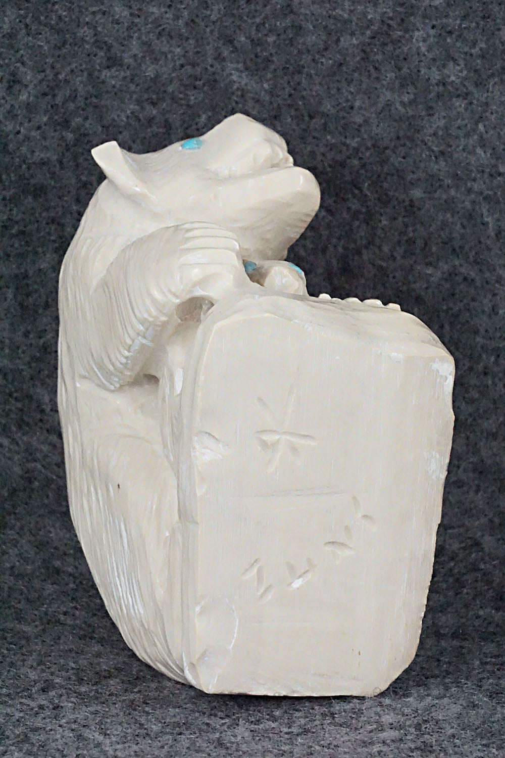Wolverine Zuni Fetish Carving - Derrick Kaamasee