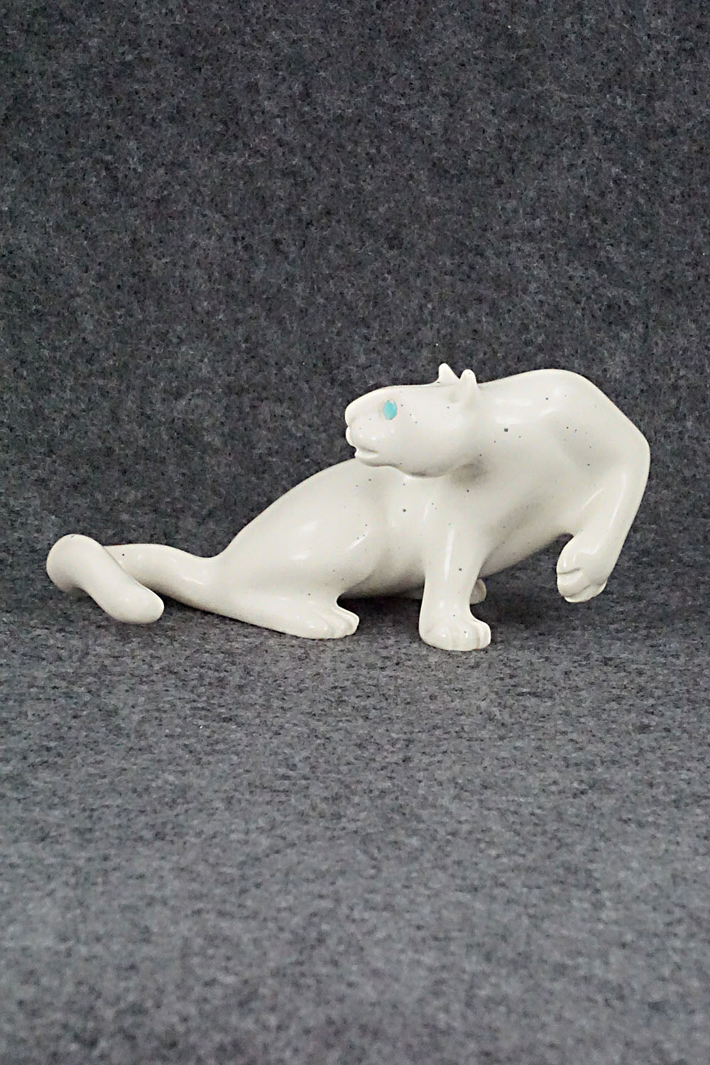 Mountain Lion Zuni Fetish Carving - Albert Eustace
