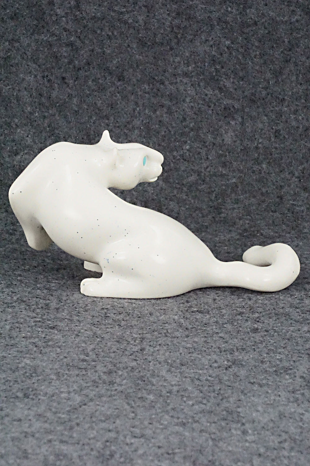 Mountain Lion Zuni Fetish Carving - Albert Eustace