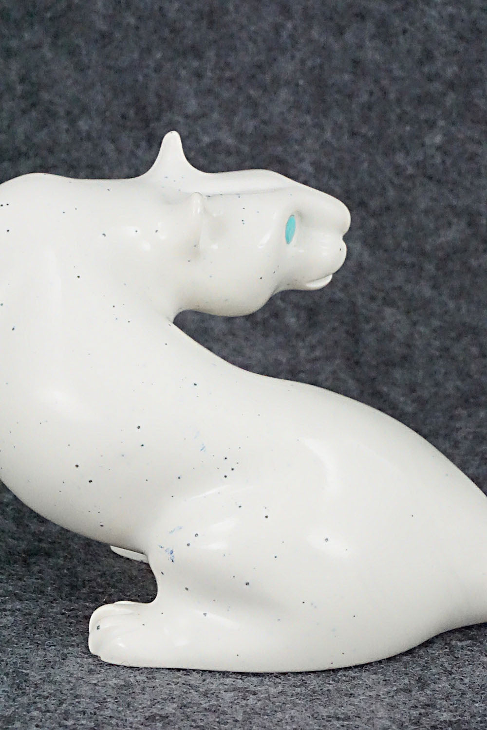 Mountain Lion Zuni Fetish Carving - Albert Eustace