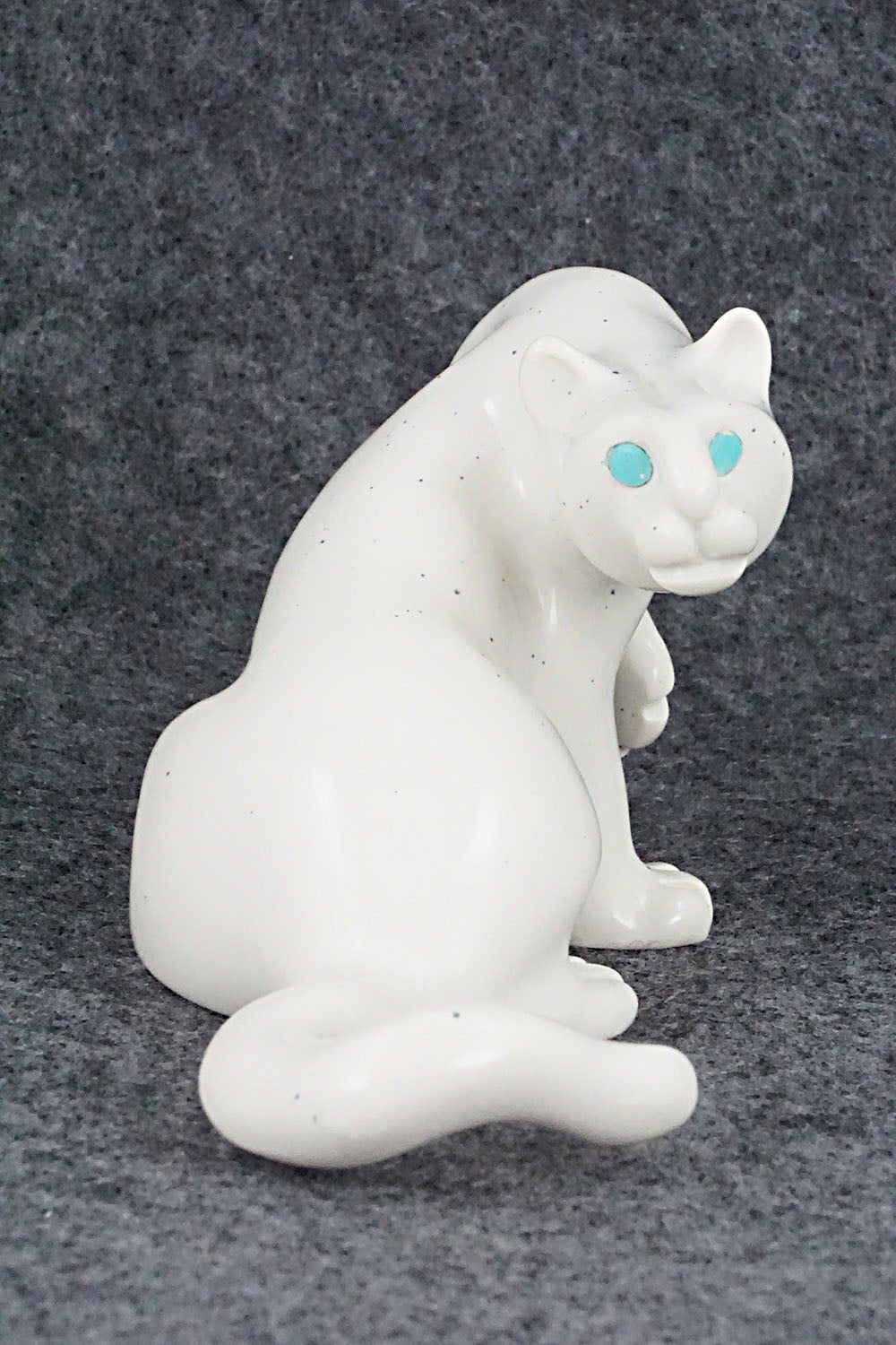 Mountain Lion Zuni Fetish Carving - Albert Eustace