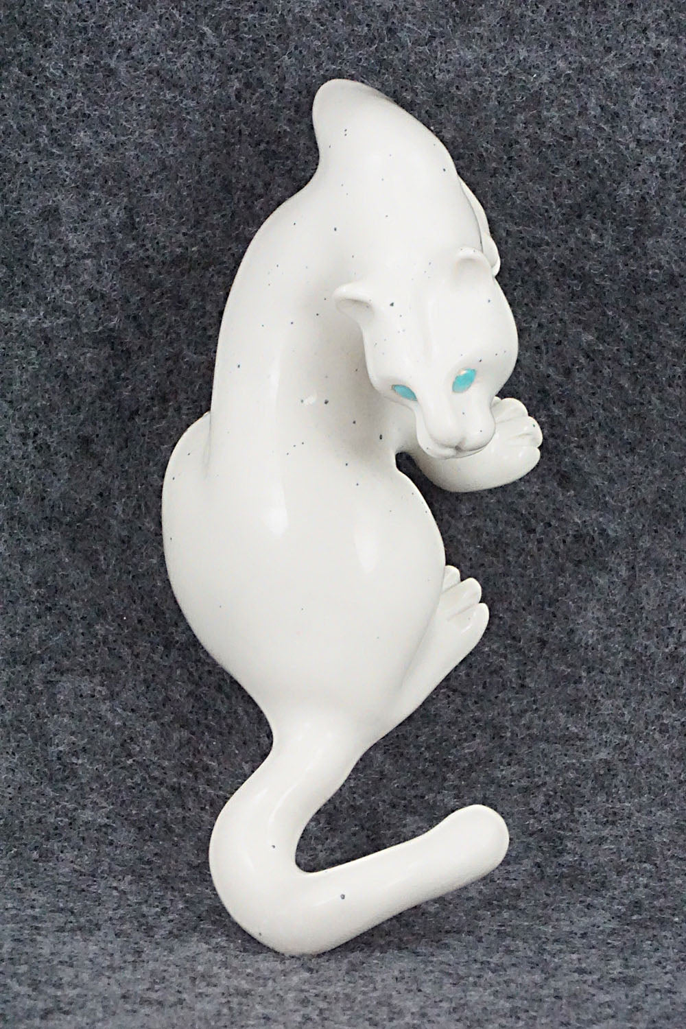 Mountain Lion Zuni Fetish Carving - Albert Eustace