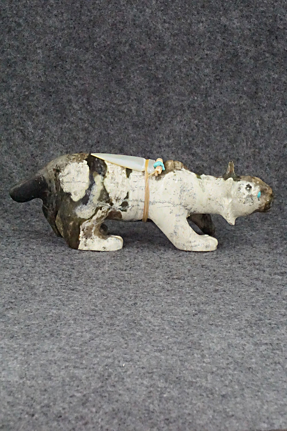 Bobcat Zuni Fetish Carving - Albert Eustace