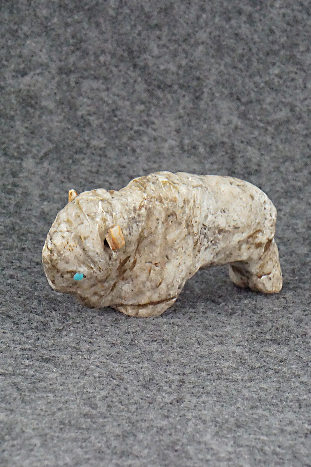 Buffalo Zuni Fetish Carving - Kevin Quam