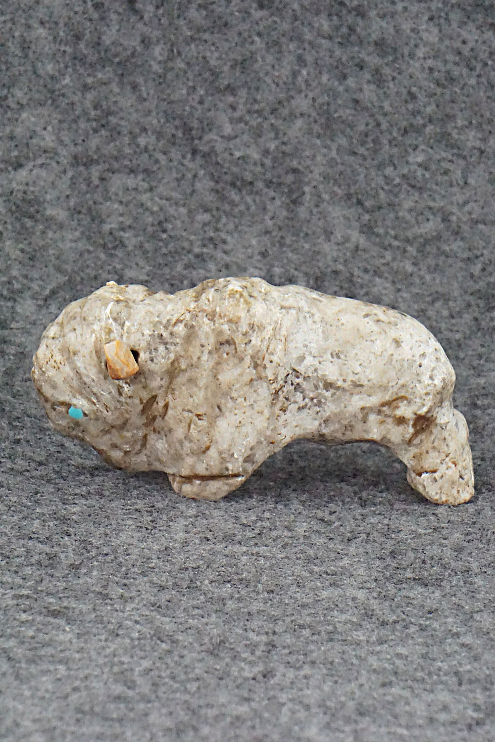 Buffalo Zuni Fetish Carving - Kevin Quam