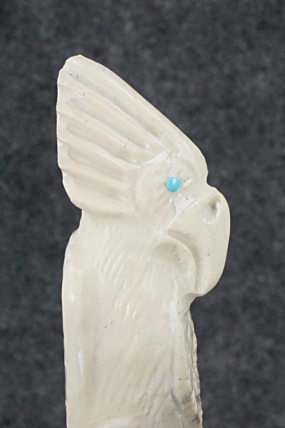 Parrot Zuni Fetish Carving - Derrick Kaamasee