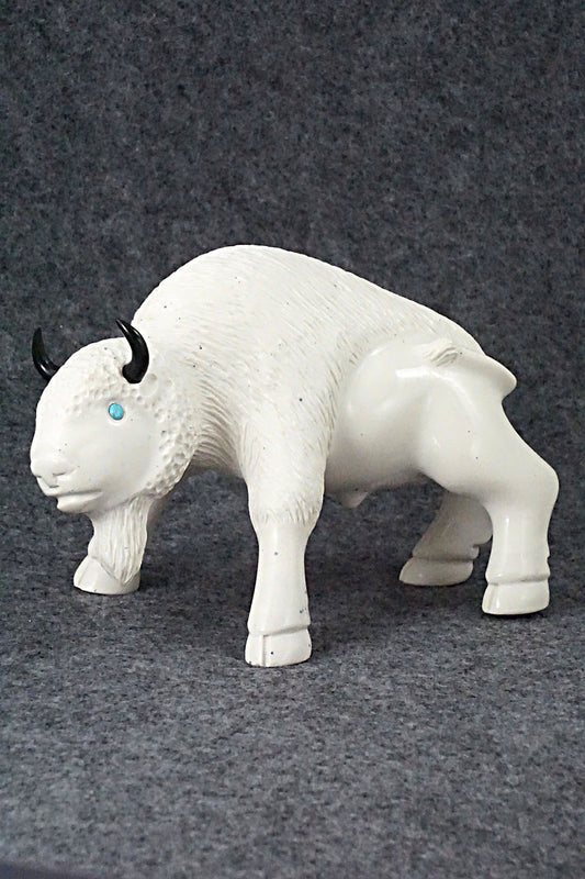 Buffalo Zuni Fetish Carving - Albert Eustace