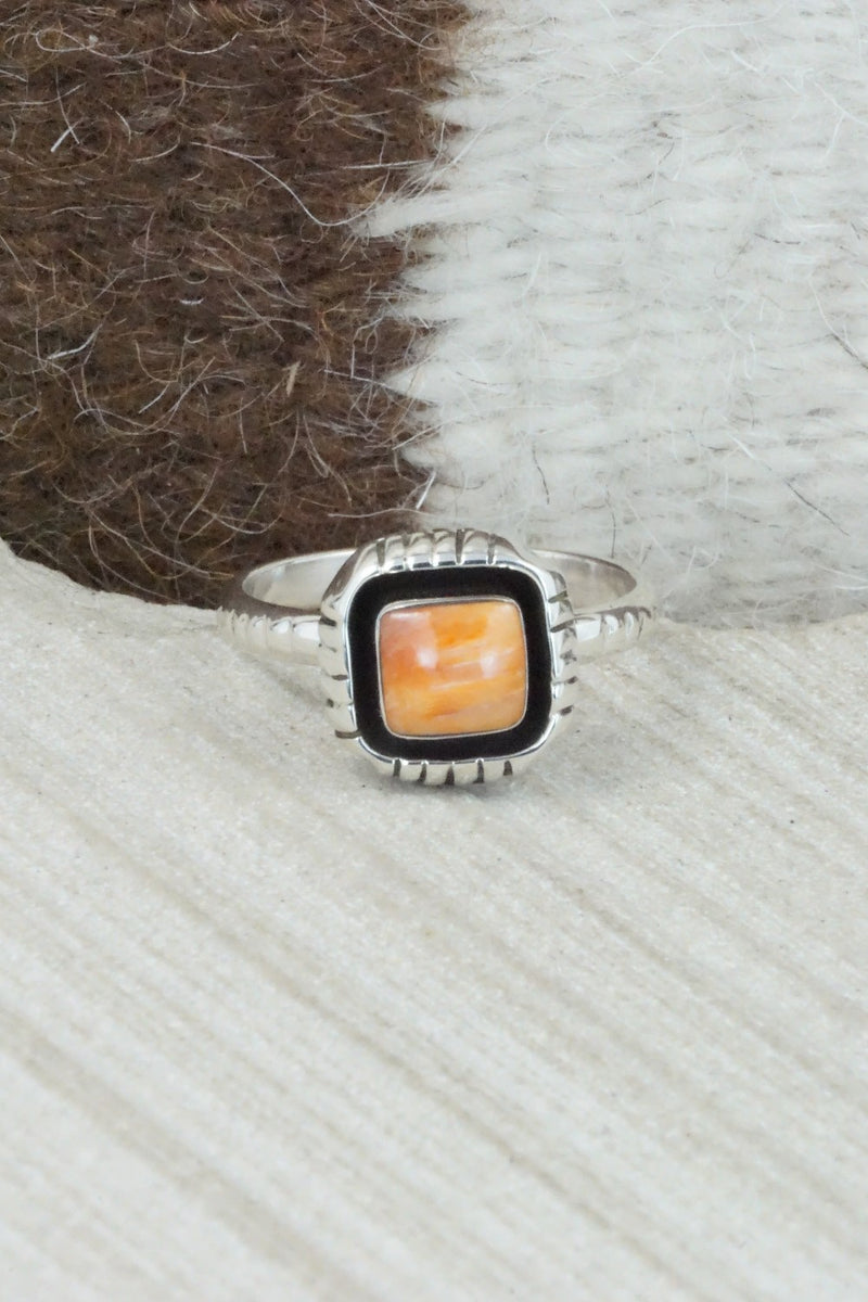 Spiny Oyster & Sterling Silver Ring - Rosie Ross - Size 10.5