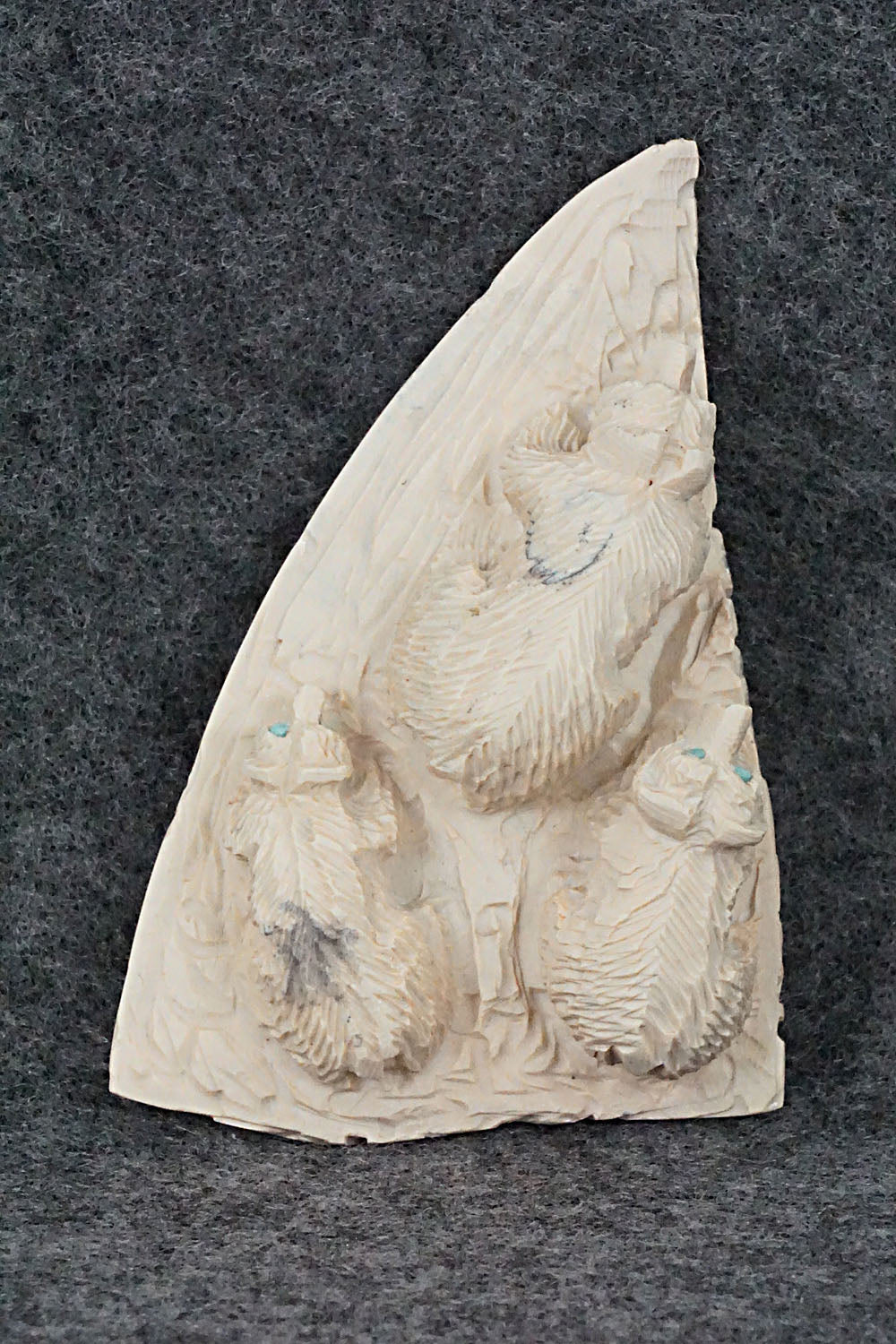 Bears Zuni Fetish Carving - Adrian Cachini
