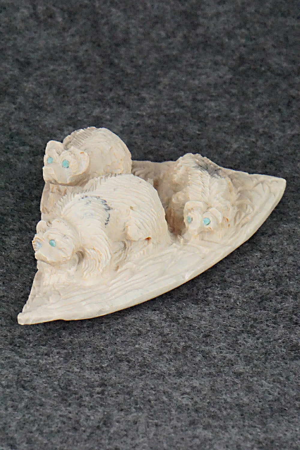 Bears Zuni Fetish Carving - Adrian Cachini