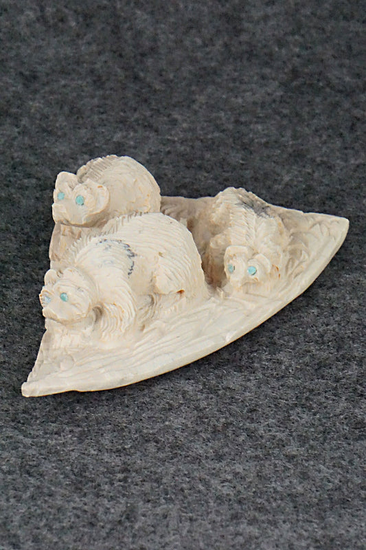 Bears Zuni Fetish Carving - Adrian Cachini