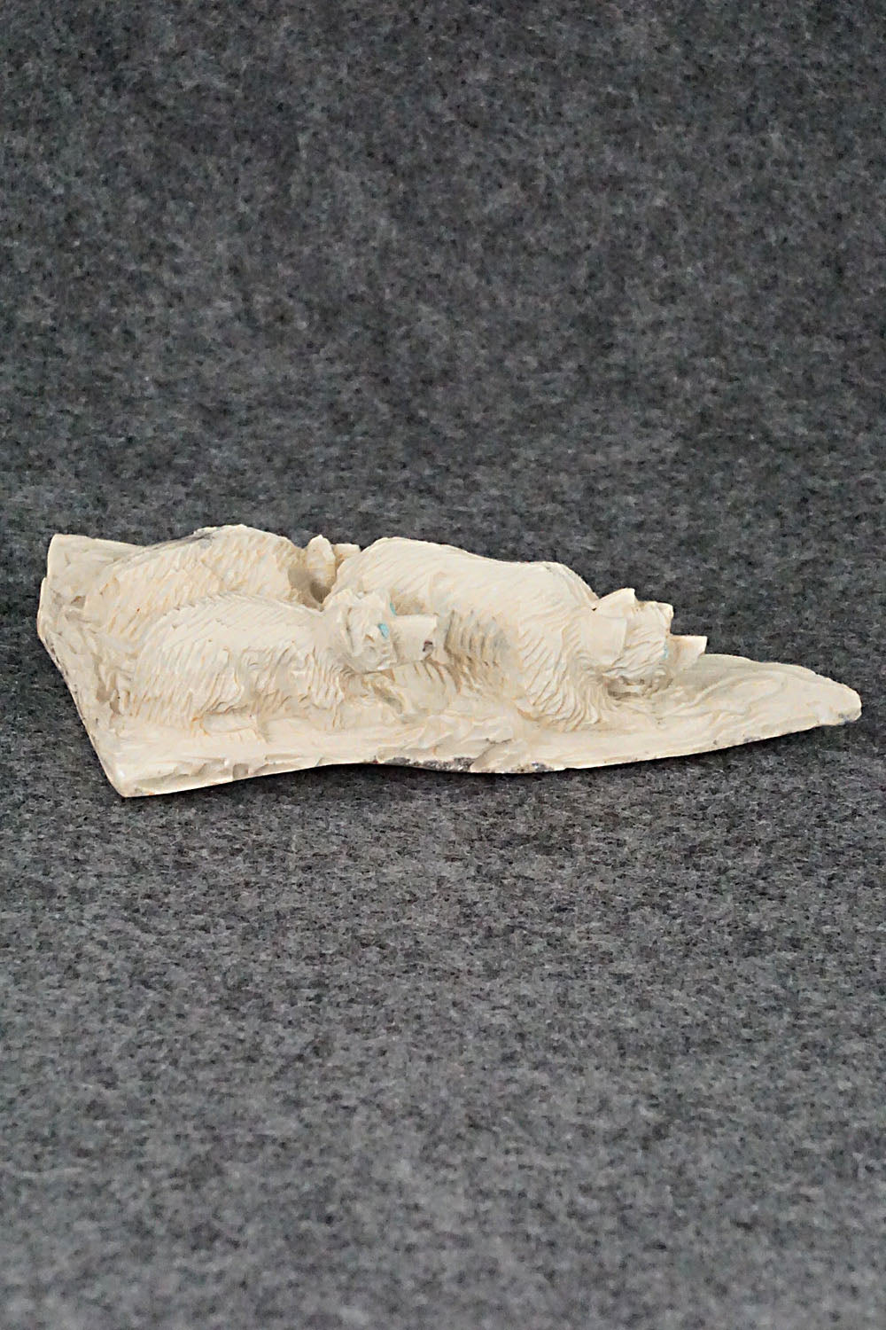 Bears Zuni Fetish Carving - Adrian Cachini