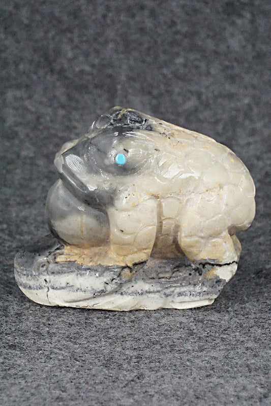 Frog Zuni Fetish Carving - Carlton Kaamasee