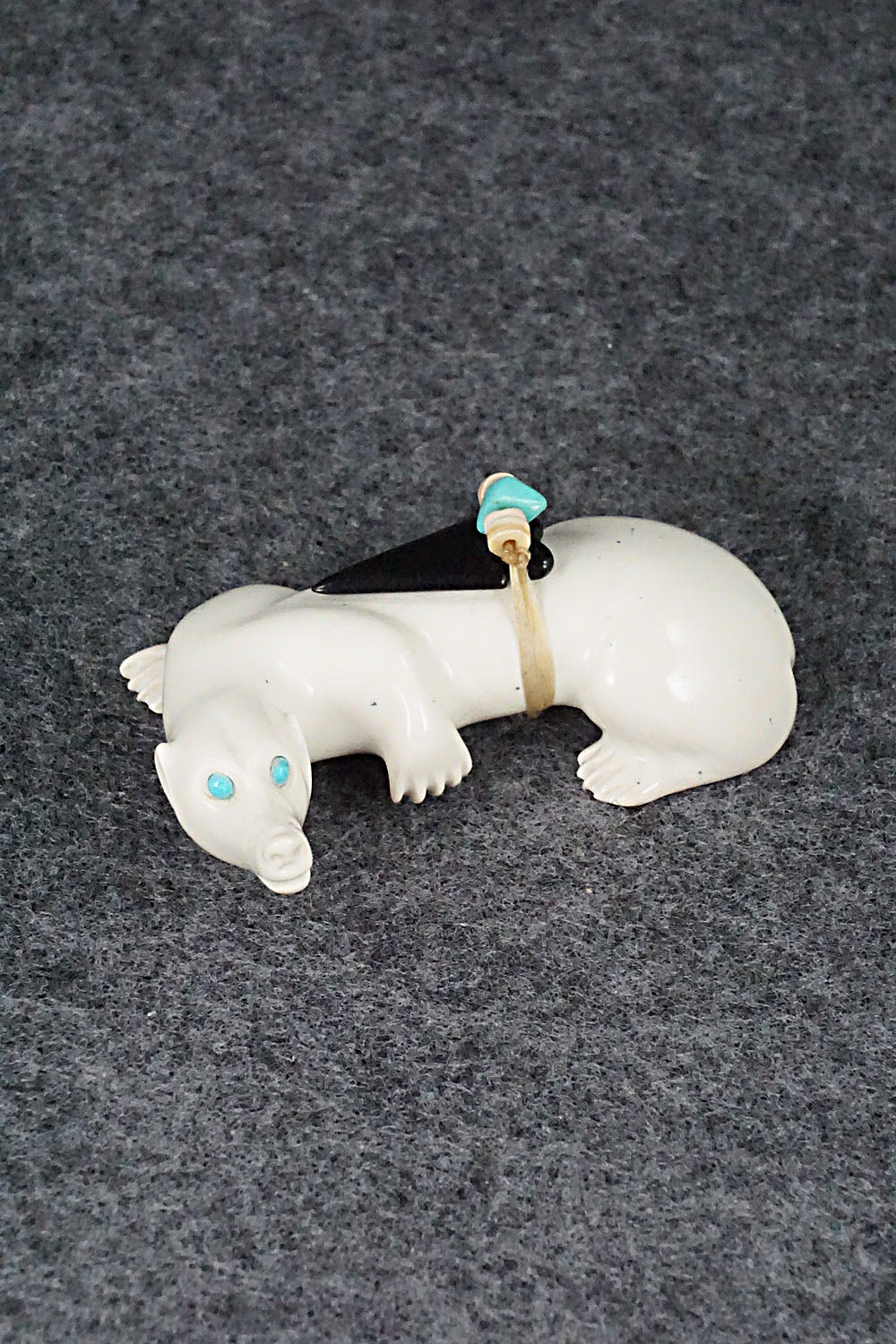 Bear Zuni Fetish Carving - Albert Eustace