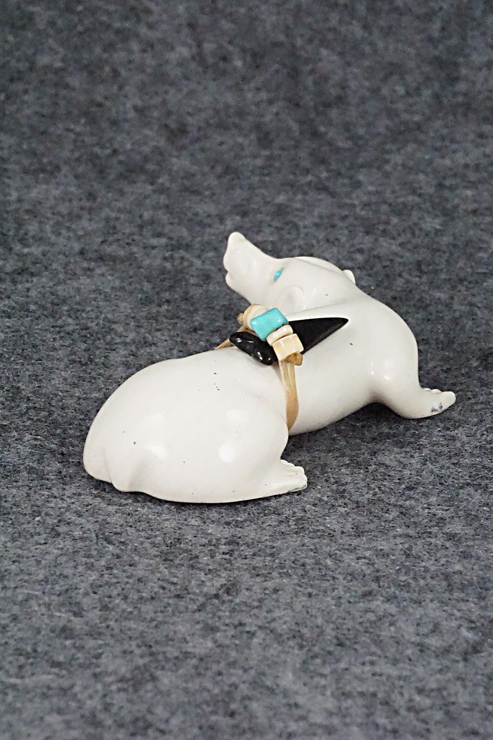 Bear Zuni Fetish Carving - Albert Eustace